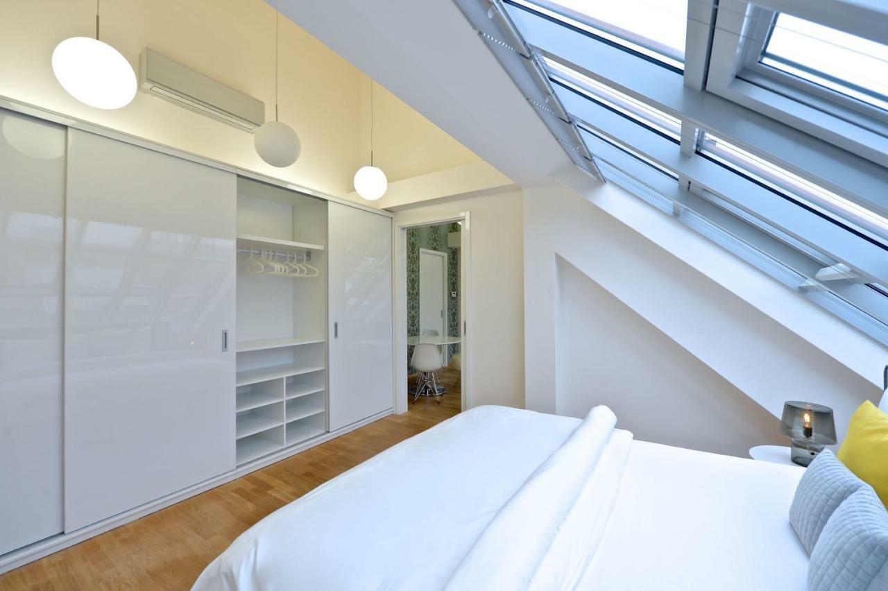 Designer Loft 2 Apartment Prague Luaran gambar