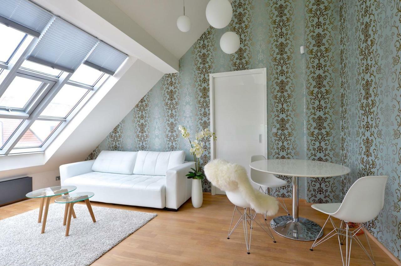 Designer Loft 2 Apartment Prague Luaran gambar